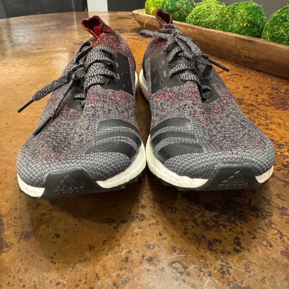Adidas UltraBoost Men's Black/Red Running Shoes Mens size 12 mint condition - Picture 4 of 8